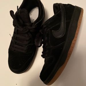 SB Dunk low black used size 7